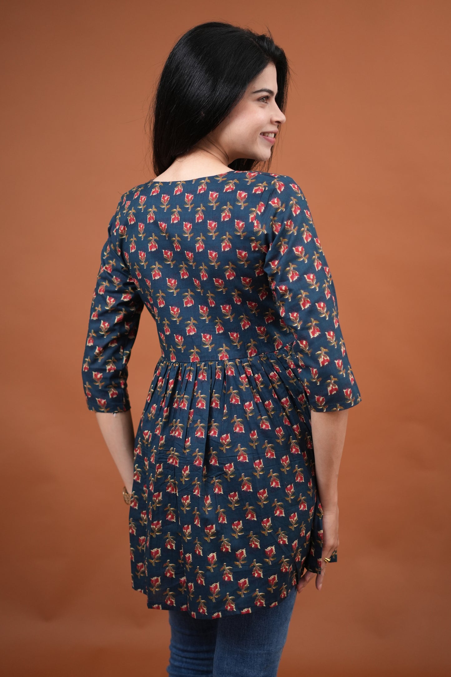 Kaira Short Top