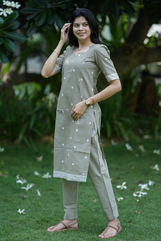 Hasini Maternity co-ord (2-Piece Set)