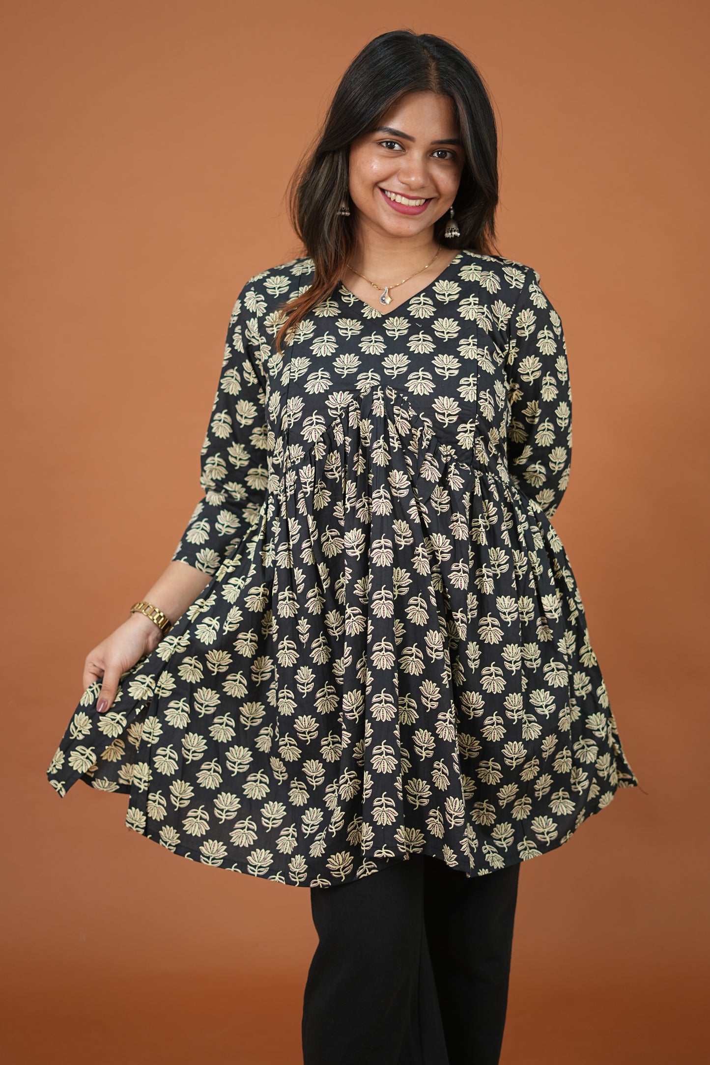 Isai Short Top