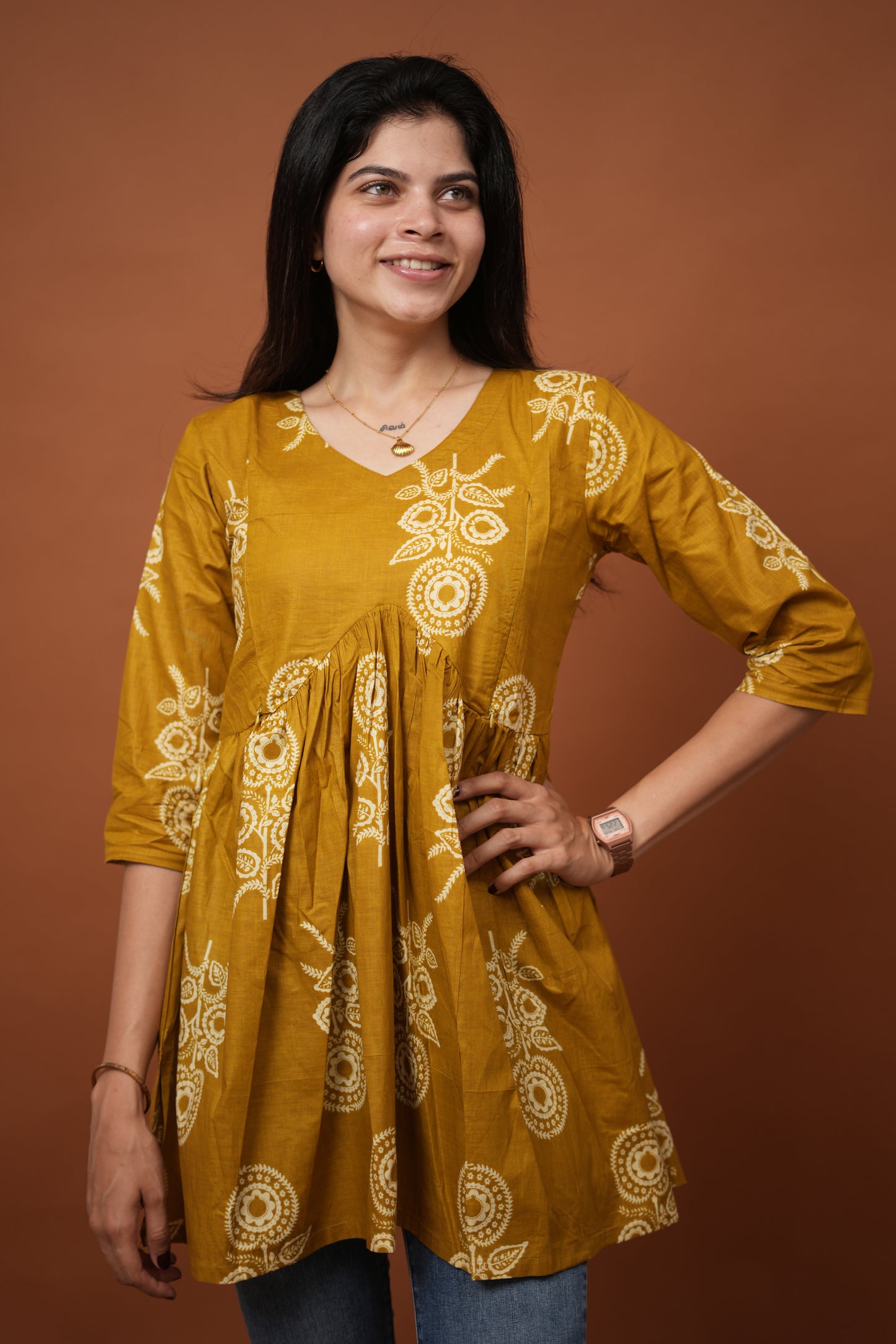 Mila Short Top